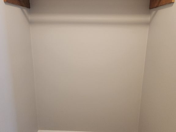 5th image of 181 Armstrong St #17911801
