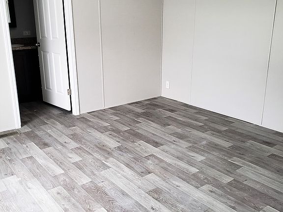 4th image of 47 Bluebird Hill Dr #197