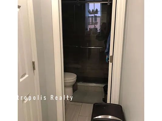 Rented by Metropolis International Realty Inc. | media 27