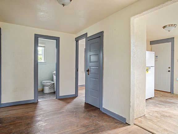 3rd image of 920 9th St