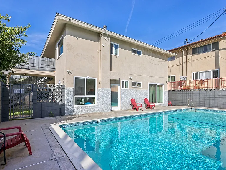 544 Evergreen St — Photo 3