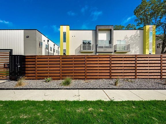 3rd image of 5025 San Jacinto St #108