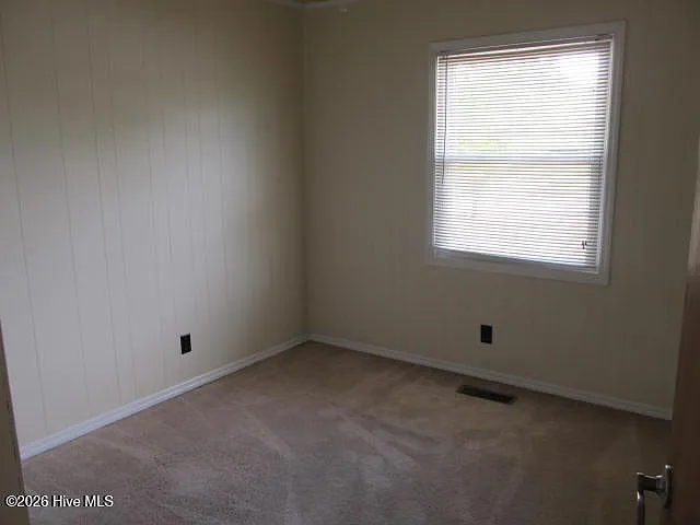 306 Greenview Dr — Photo 8