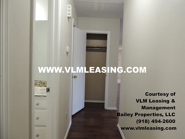 404 W Vicksburg St — Photo 23