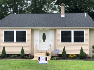116 Lake Dr, Downingtown, PA 19335