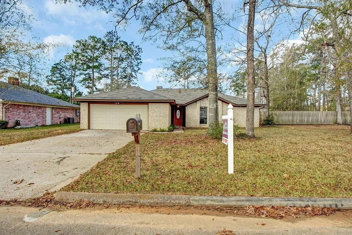 3 bed, 2.0 bath, 1702 sqft, $1,750 — Photo 1