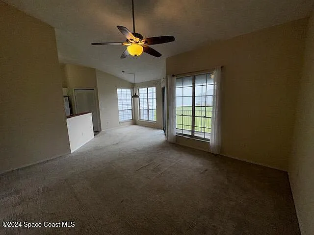 7400 US-1 #205 — Photo 2