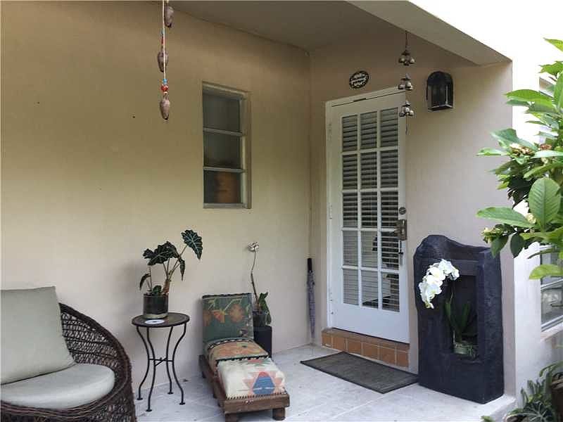 1st image of 90 Park Dr APT 1