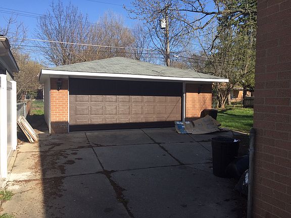 4th image of 8100 Riverview St