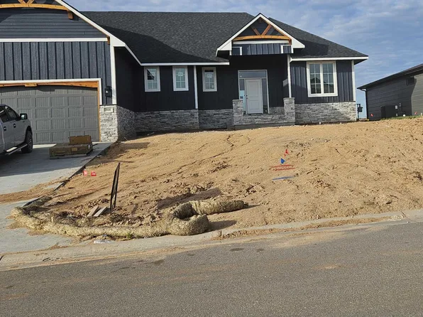 908 E Sapphire Ln, Mulvane, KS 67110