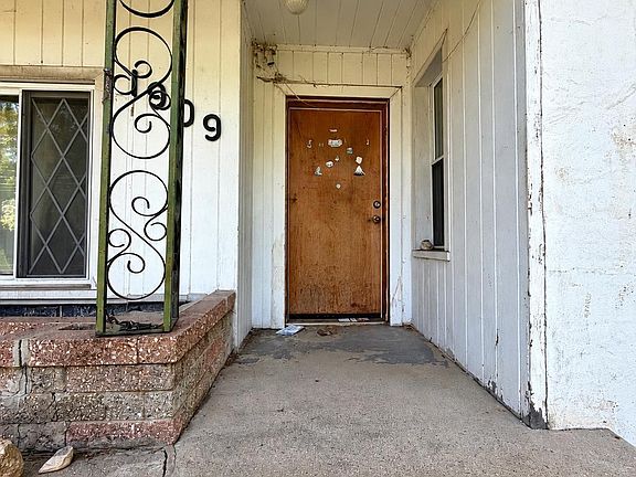 3rd image of 1909 Aurelius Rd