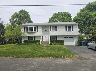 345 Natick Ave, Warwick, RI 02886