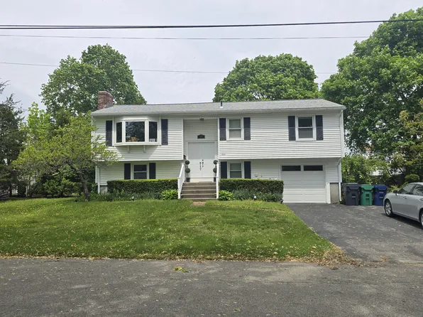 345 Natick Ave, Warwick, RI 02886