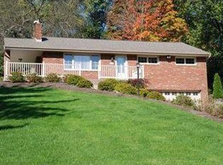 104 Applewood Dr, Gibsonia, PA
