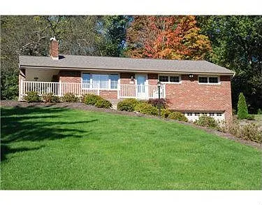 104 Applewood Dr photo 1