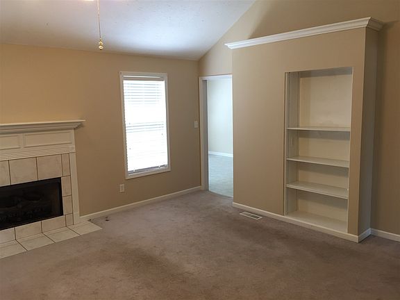3rd image of 171 Lost River Ln
