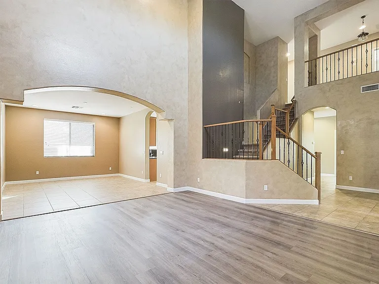 2209 W Red Range Way — Photo 3