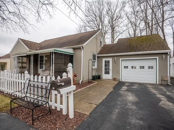 421 S 4th St, Sharpsville, PA 16150