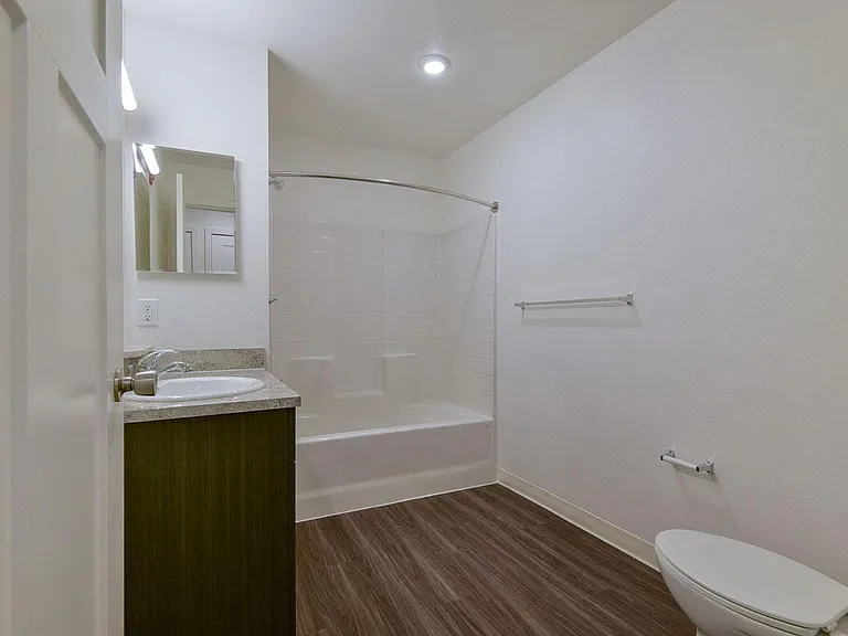 Dodson Pointe Apartment Homes — Photo 37