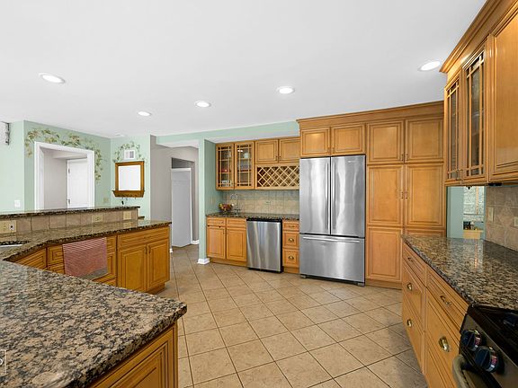5th image of 4285 Haman Ave