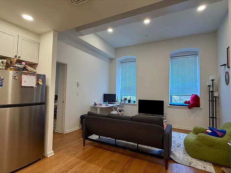 Franklin House Apartments — Photo 34