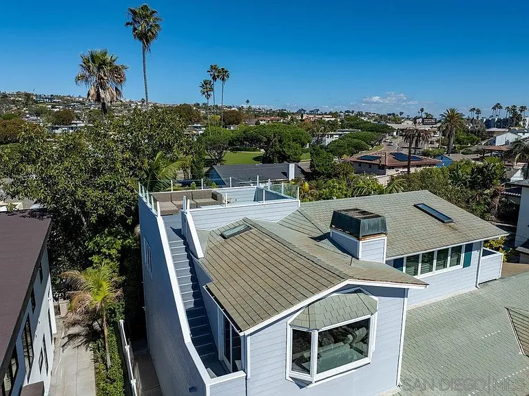 5247 Chelsea St — Photo 22