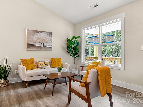 3rd image of 340 Elizabeth Ave #2