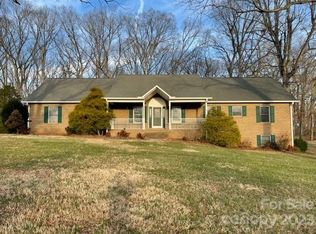 2120 Robinson Rd, Newton, NC 28658