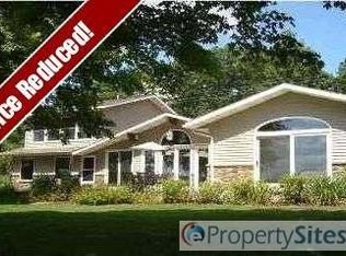 11748 Five Mile Rd NE, Lowell, MI 49331