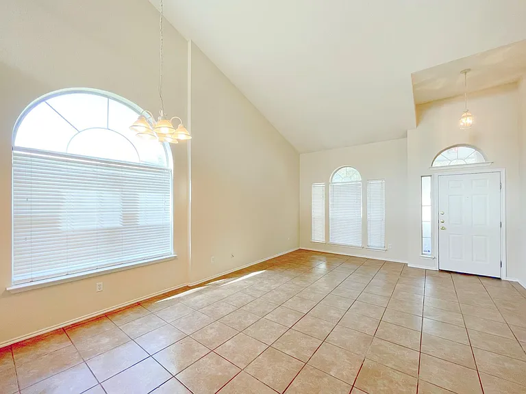 11313 Los Comancheros Rd — Photo 2