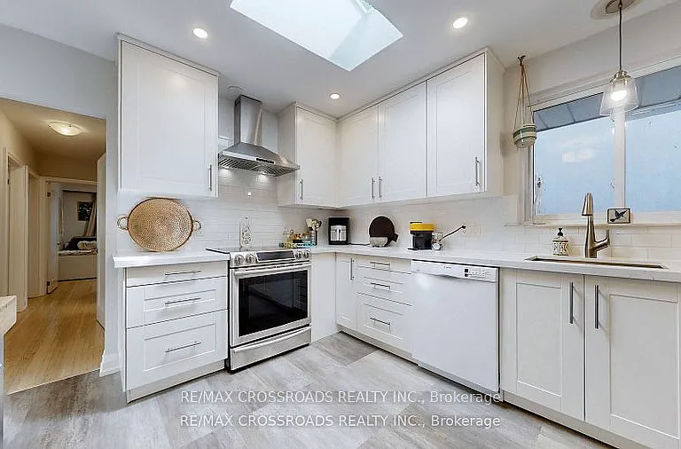12A Delroy Dr — Photo 9