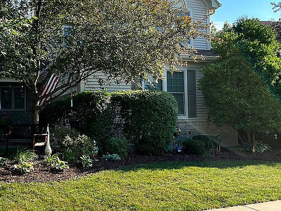3rd image of 221 Berkshire Dr
