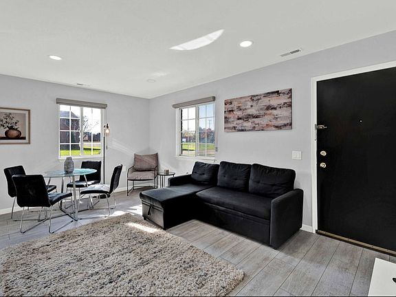 4th image of 23225 Deanhurst St #100