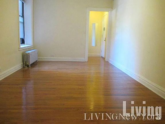 2nd image of 2201 Amsterdam Ave APT 1I
