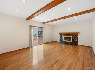 5079 W Pond Cir, West Bloomfield, MI 48323
