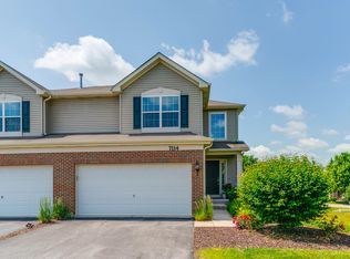 7114 Hidden Green Cir, Fox Lake, IL 60020