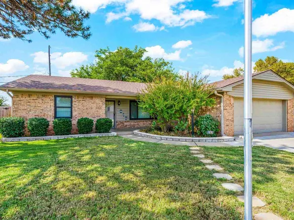 817 Windsor Dr, Altus, OK 73521