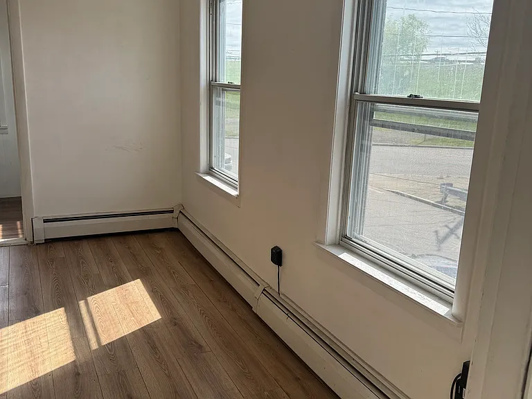 754 Roosevelt Ave #2 — Photo 9