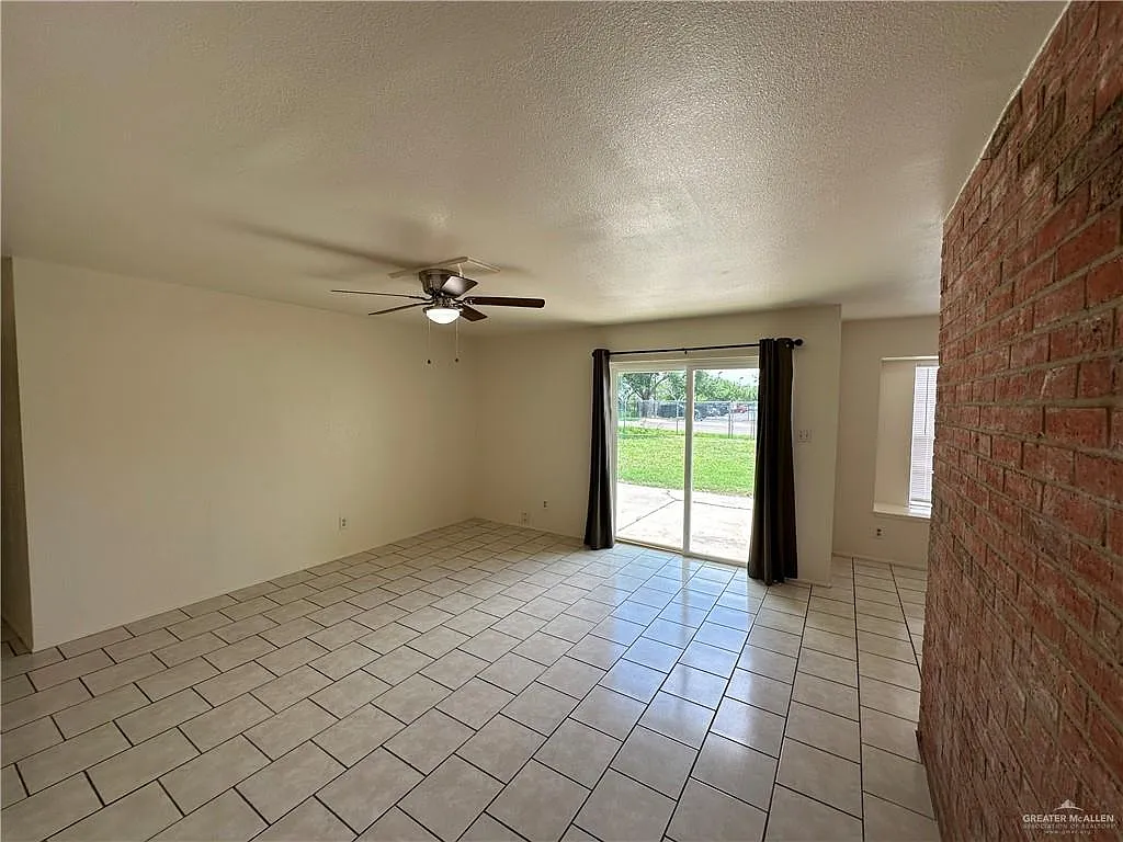3 bed, 2.0 bath, 1222 sqft, $1,475 — Photo 4