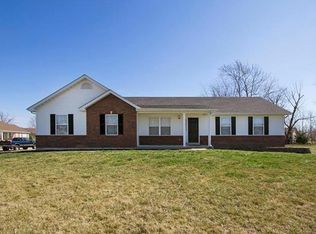 160 Derek Dr, Hawk Point, MO 63349