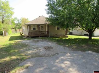 308 Walnut St, Flippin, AR 72634