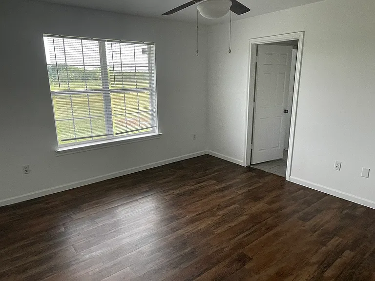 156 Michael Ave — Photo 12