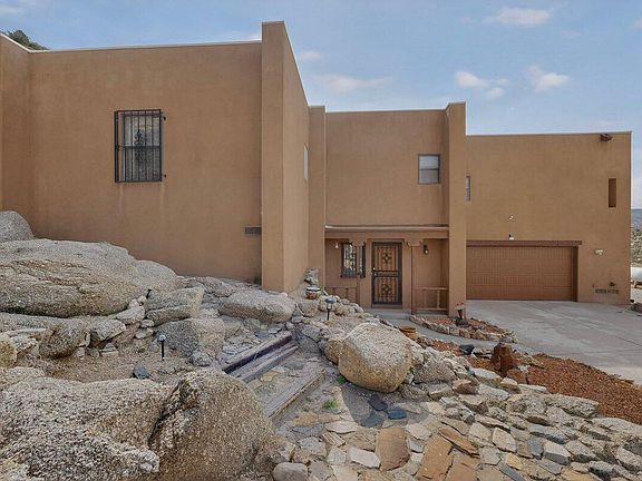 2nd image of 36 Camino El Alto NE