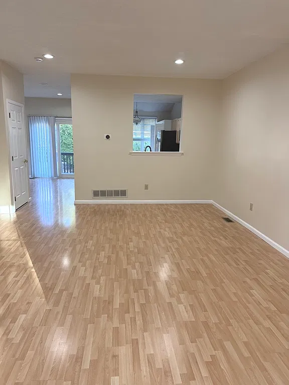3 bed, 2.5 bath, 1625 sqft, $2,495 — Photo 3
