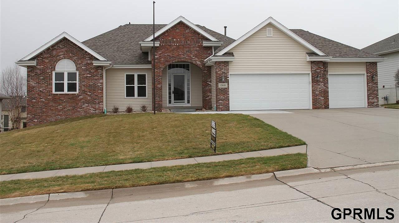 13601 Tregaron Dr, Bellevue, NE 68123 Zillow