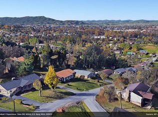 Telstar Dr, Kingsport, TN 37664