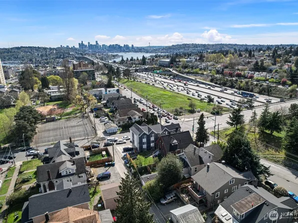 5016 7th Ave Ne, Seattle, WA 98105