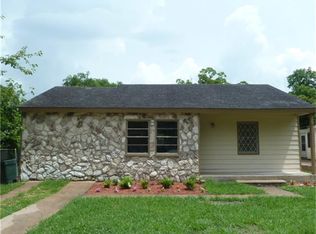 701 Lorrain St, Angleton, TX 77515