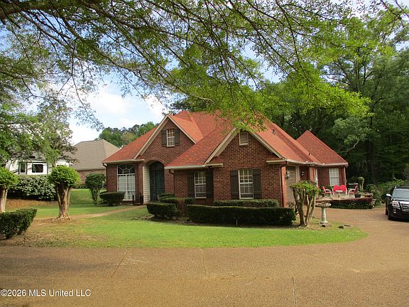 4th image of 306 Monterey Rd