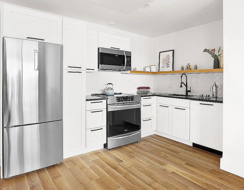 2nd image of 1661 Summerfield St #4N